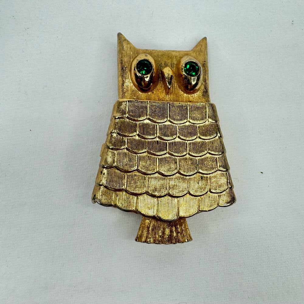 Vintage Avon Owl Brooch Pin Gold Tone Green Eyes Solid Dry Perfume Holder Opens